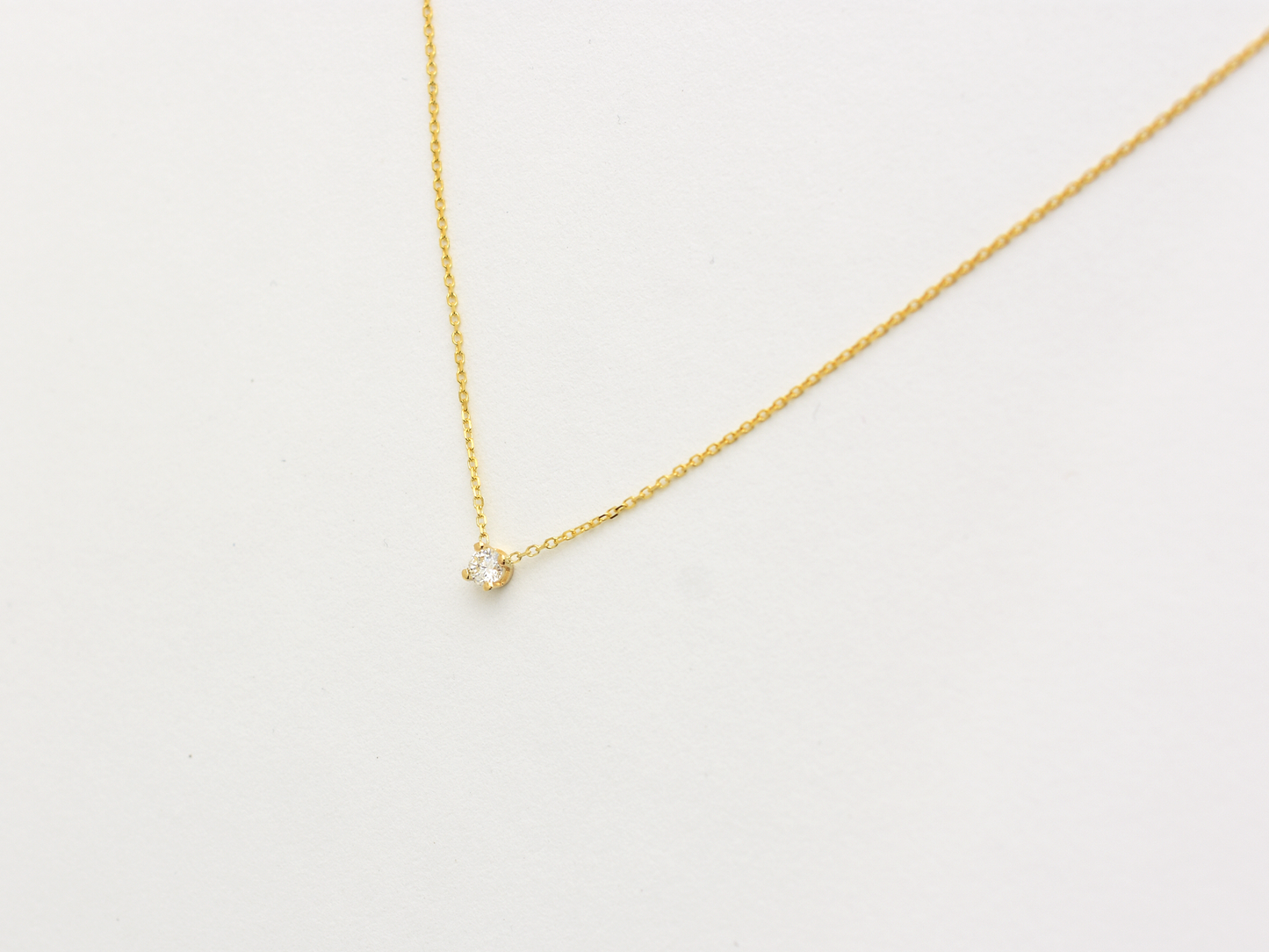 Diamond solitaire dainty necklace 0.10 ct