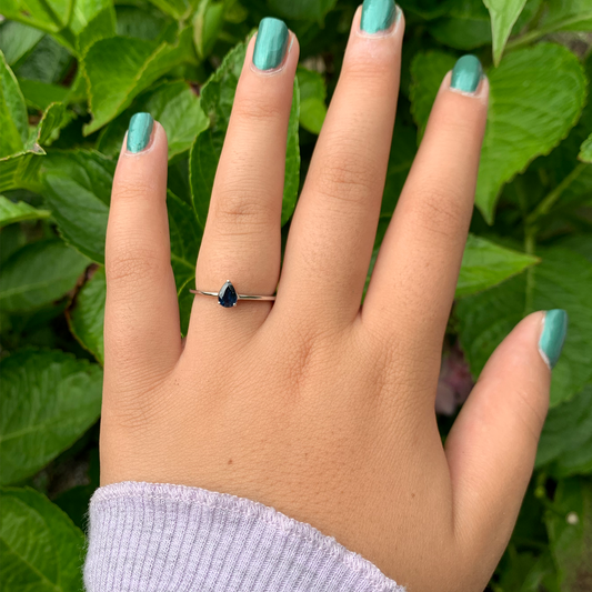 14K Gold Pear Shaped Sapphire Ring
