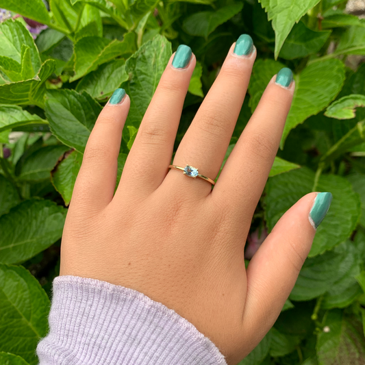14K Gold Oval Aquamarine Ring