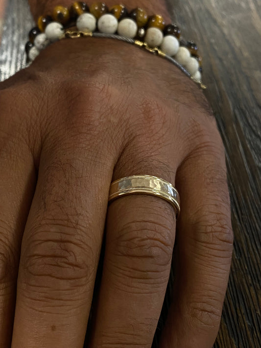 14k Hammer Finish Men's Wedding Band