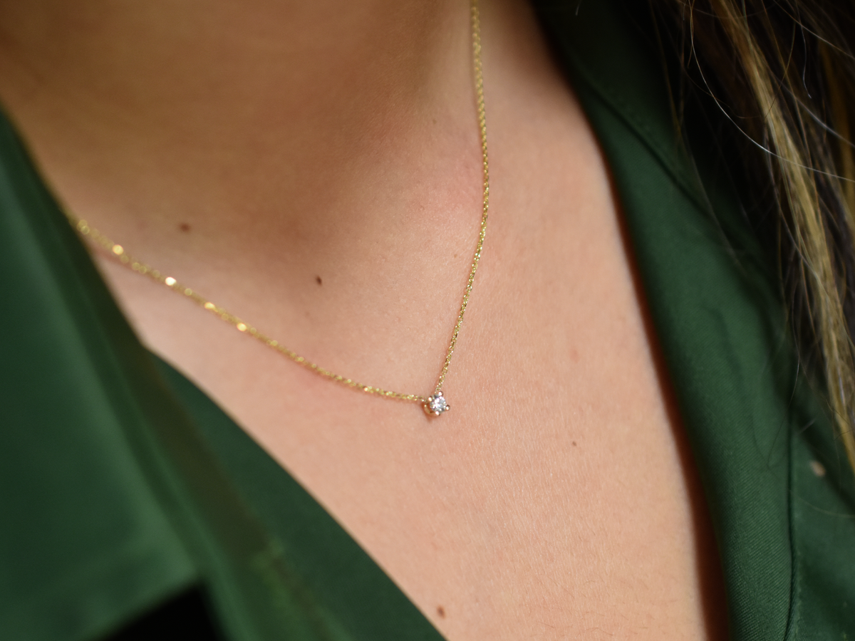 Diamond solitaire dainty necklace 0.10 ct