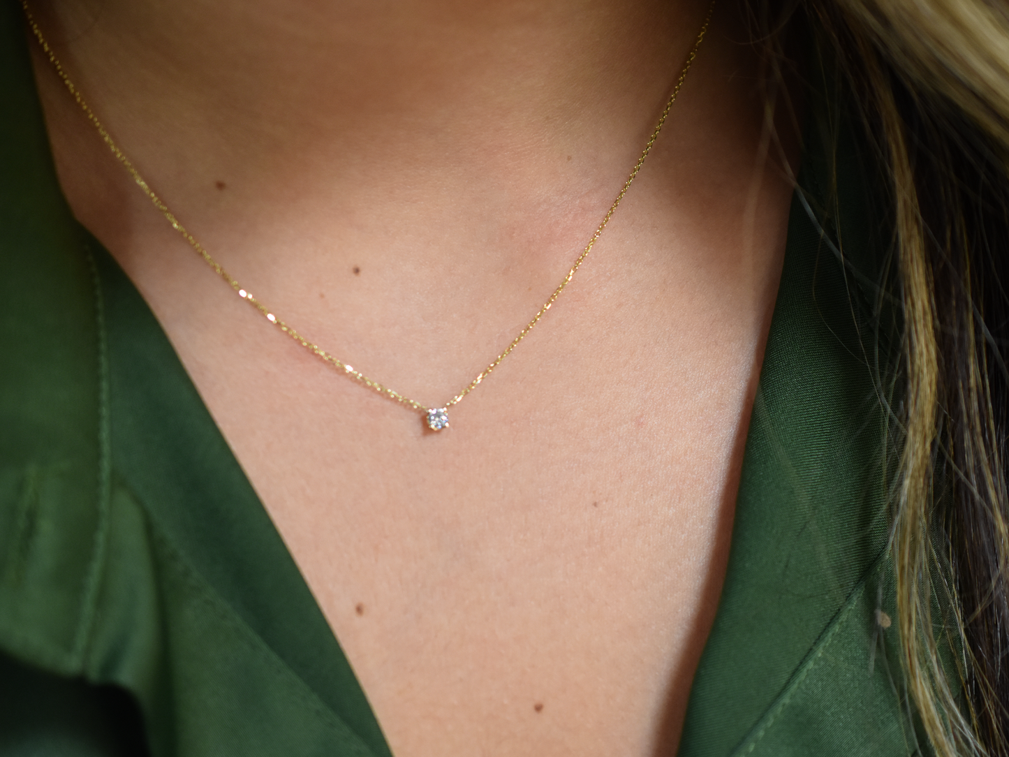 Diamond solitaire dainty necklace 0.10 ct