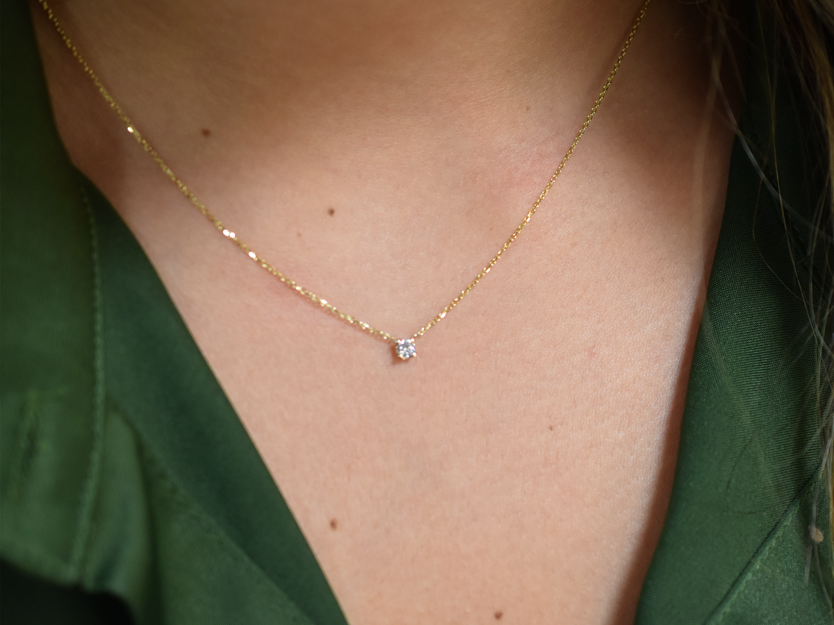 Diamond solitaire dainty necklace 0.10 ct
