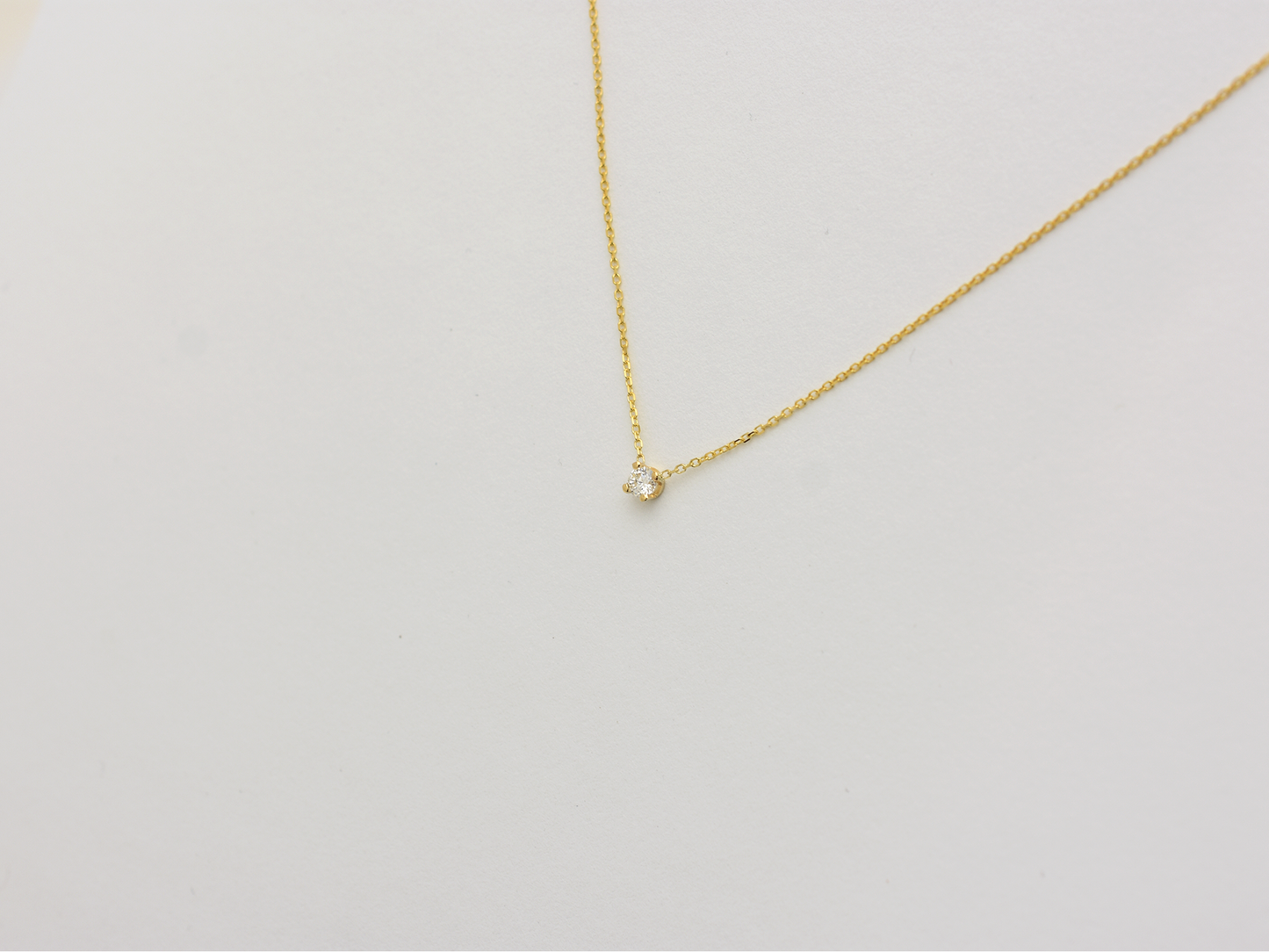 Diamond solitaire dainty necklace 0.10 ct