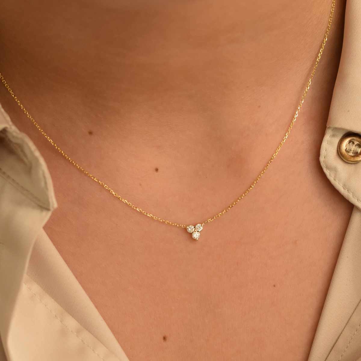 14k Gold Diamond 3 Stone Cluster Necklace 0.15 ct