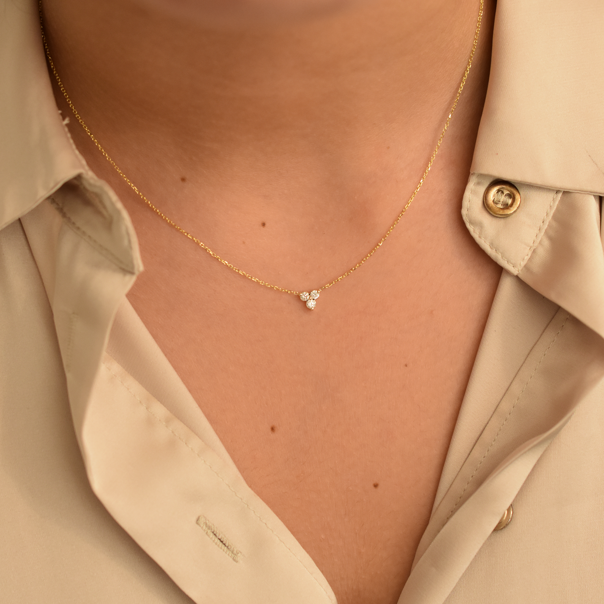 14k Gold Diamond 3 Stone Cluster Necklace 0.15 ct