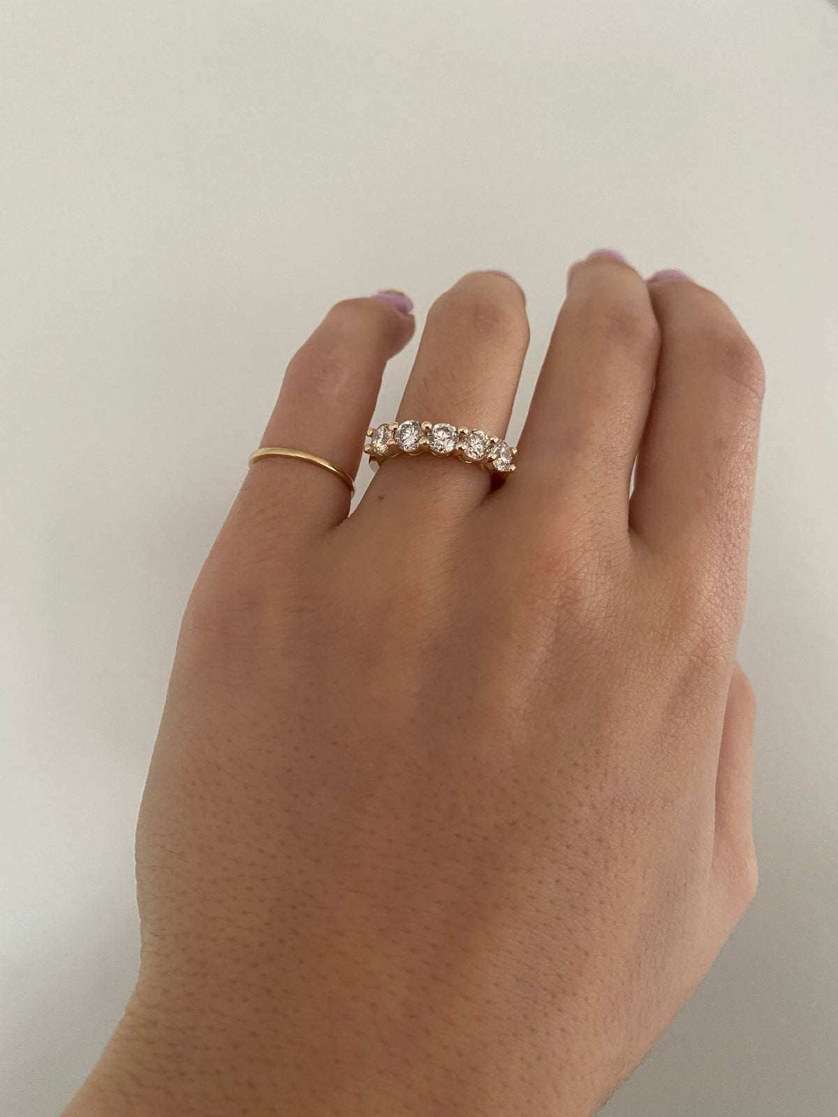 14k 5 Diamond Wedding Band