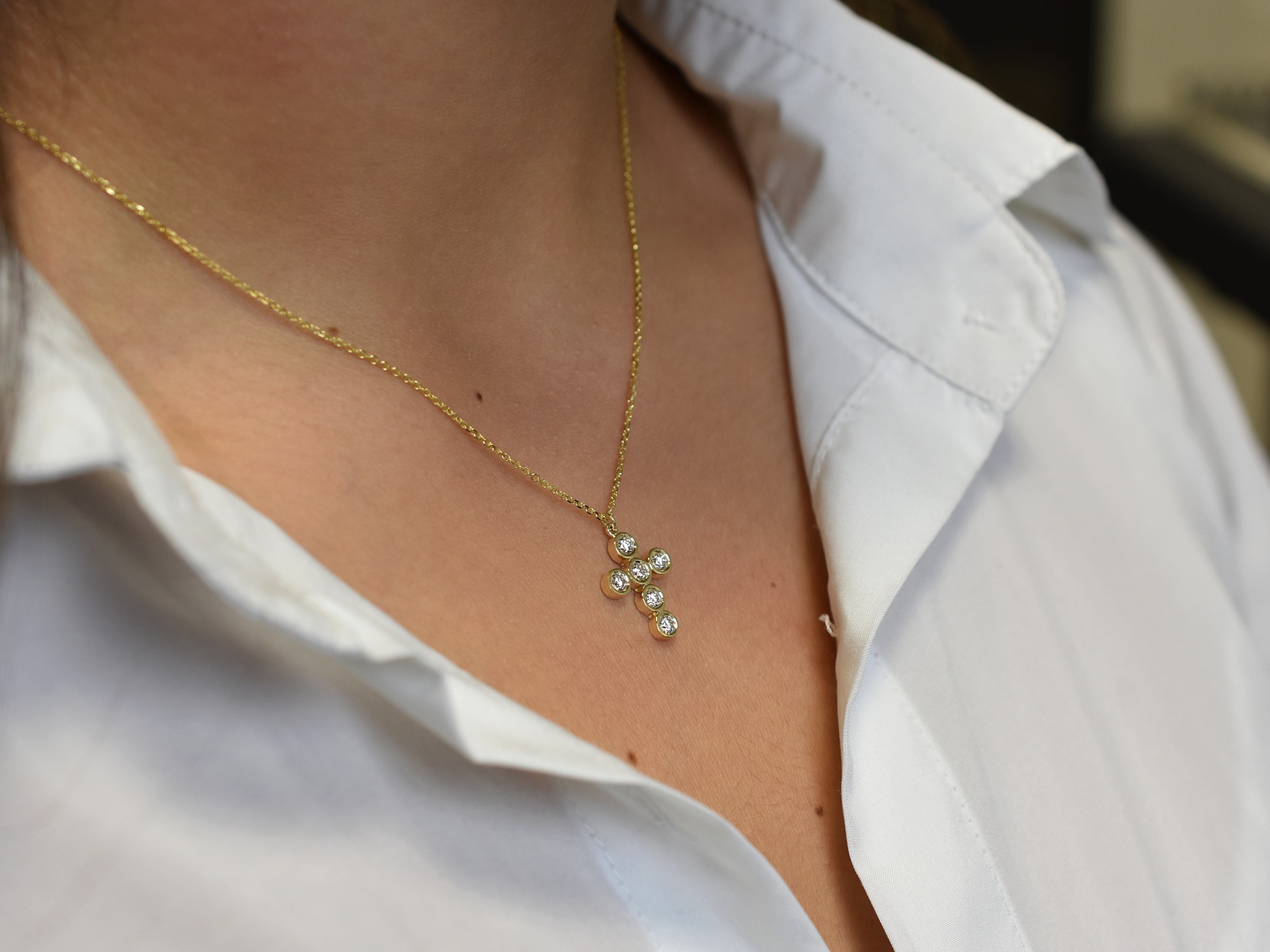 14k Gold diamond cross / 0.55 ct natural diamond cross / bezel diamond cross / baptism cross / layering necklace
This statement cross is 14k solid gold and 0.55 ct natural earth mined diamonds bezel set . The diamonds are SI 1 clarity and G color for that extra sparkle. the cross alone stands at 16 mm by 12 mm dimension.
i also make this cross in 3 other sizes , this one being the largest one. please contact me for more info.
Available in 14 k white gold , 14 k yellow gold, 14 k rose gold. The chain is 14 k