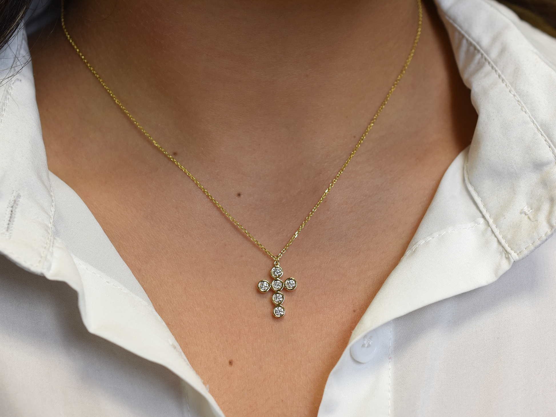 14k Gold diamond cross / 0.55 ct natural diamond cross / bezel diamond cross / baptism cross / layering necklace
This statement cross is 14k solid gold and 0.55 ct natural earth mined diamonds bezel set . The diamonds are SI 1 clarity and G color for that extra sparkle. the cross alone stands at 16 mm by 12 mm dimension.
i also make this cross in 3 other sizes , this one being the largest one. please contact me for more info.
Available in 14 k white gold , 14 k yellow gold, 14 k rose gold. The chain is 14 k