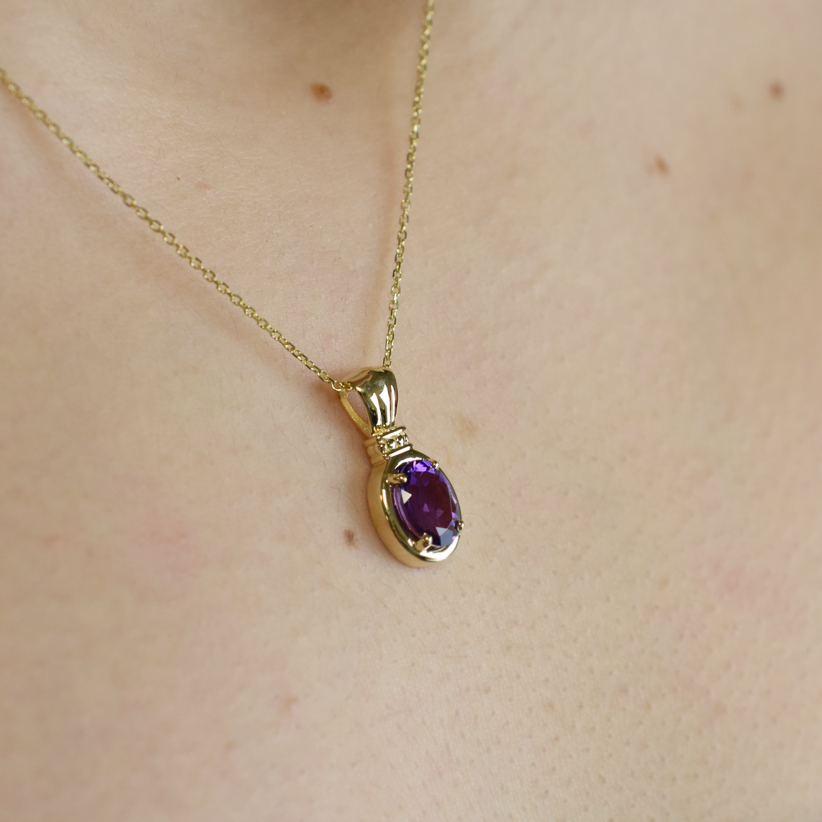 side view oval Amethyst pendant