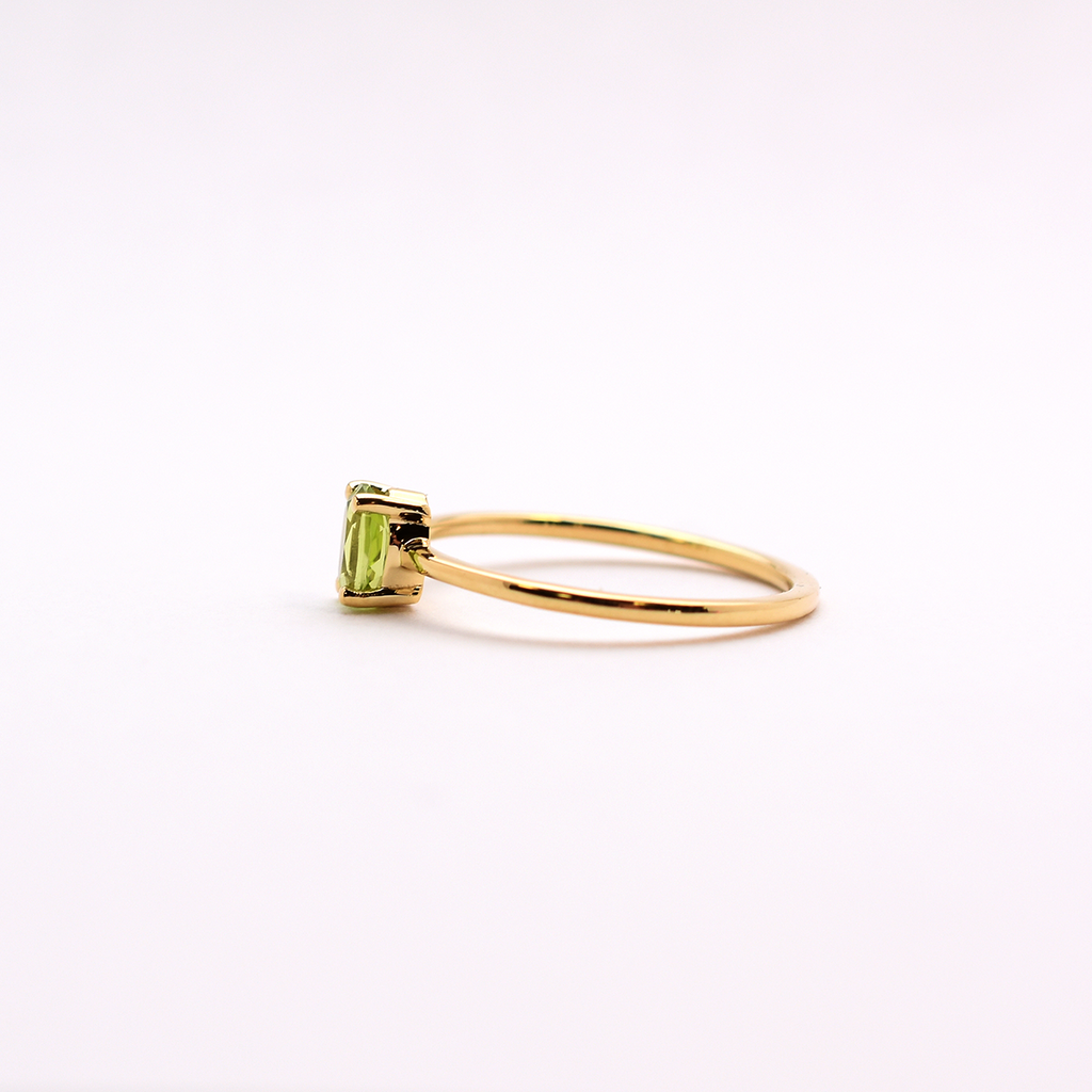 14k Peridot Ring
