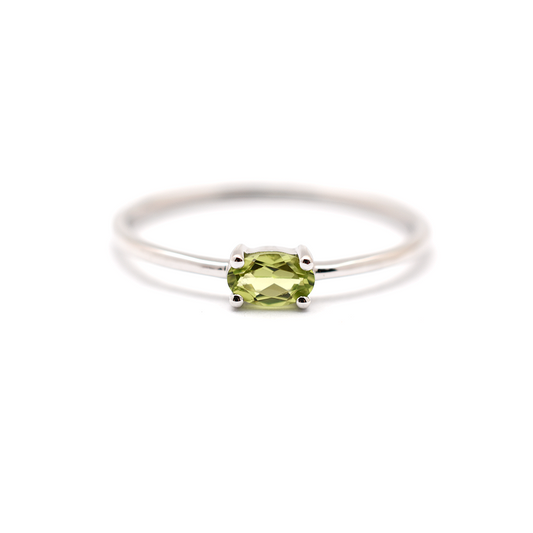 14K Gold Oval Peridot Ring