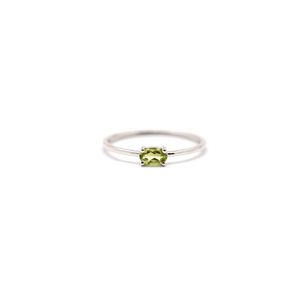 14K Gold Oval Peridot Ring