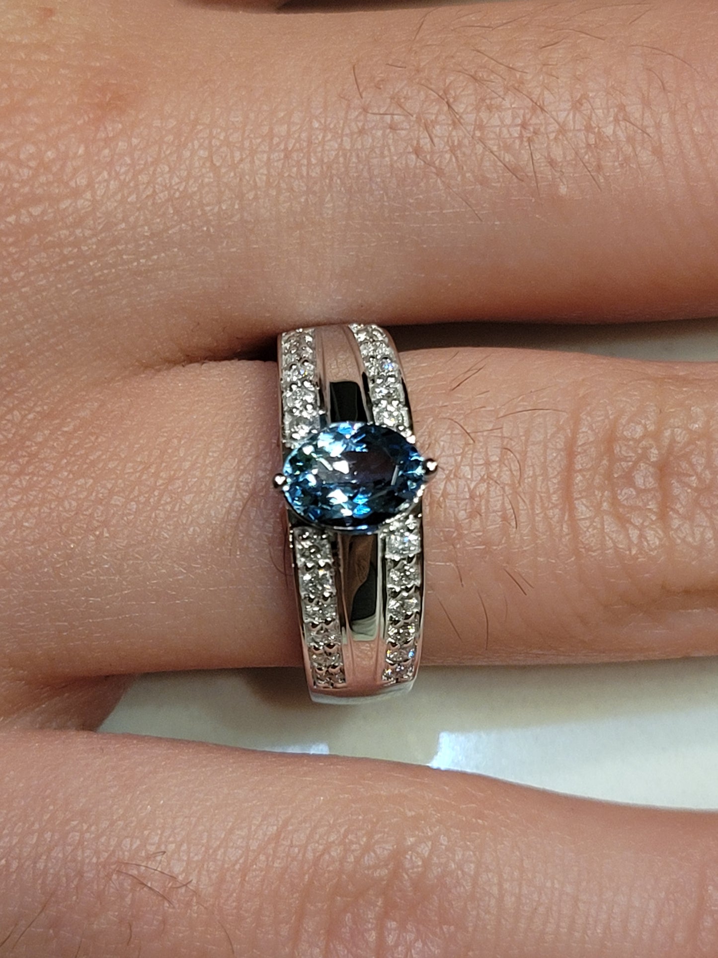 14K Gold Oval Aquamarine Ring