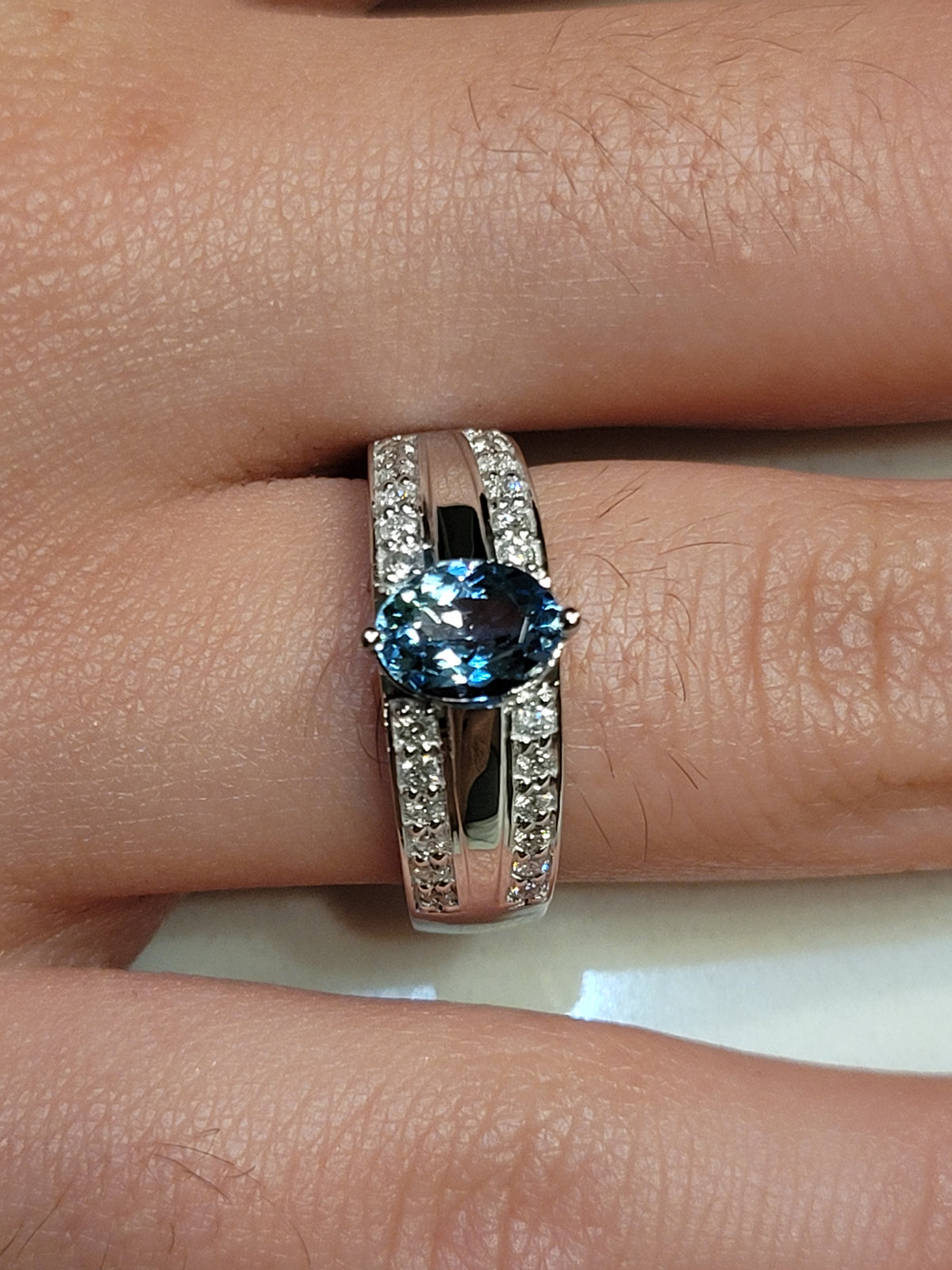 14K Gold Oval Aquamarine Ring