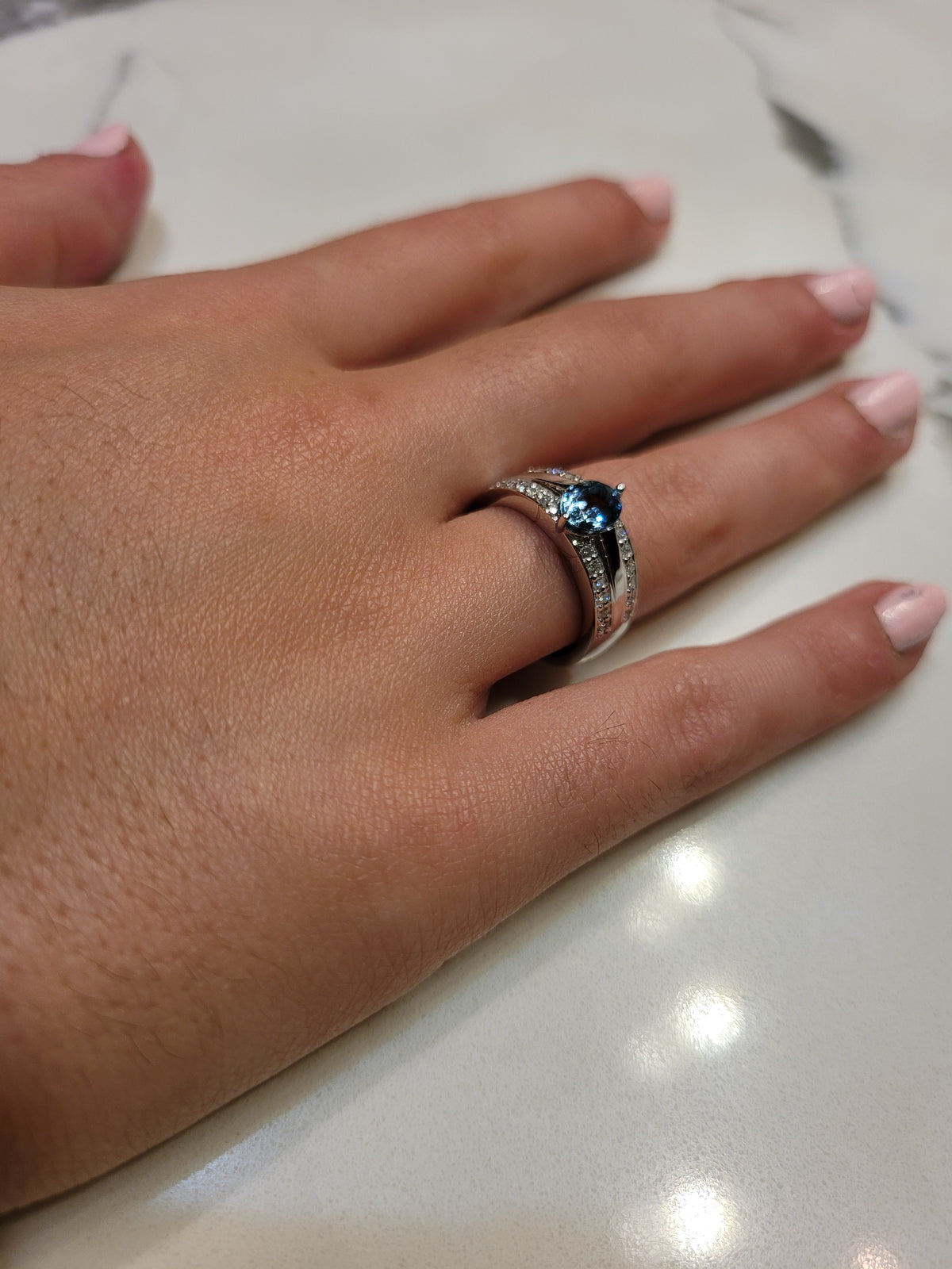 14K Gold Oval Aquamarine Ring
