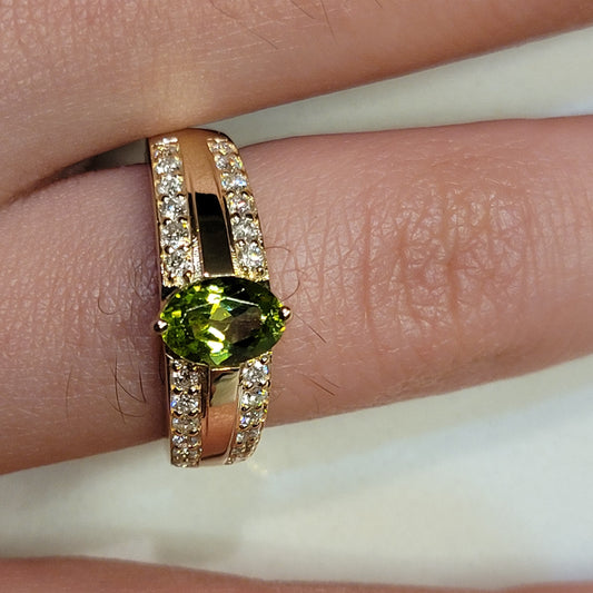 14K Gold Peridot and Diamond Ring
