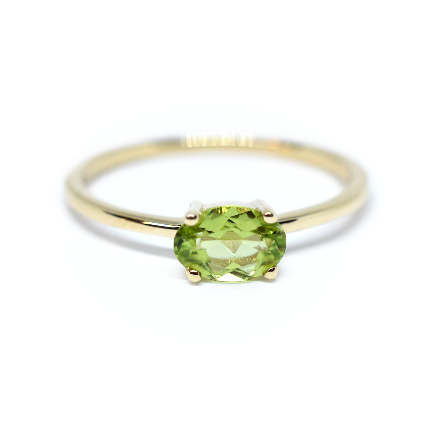 14K Gold Oval Peridot Ring
