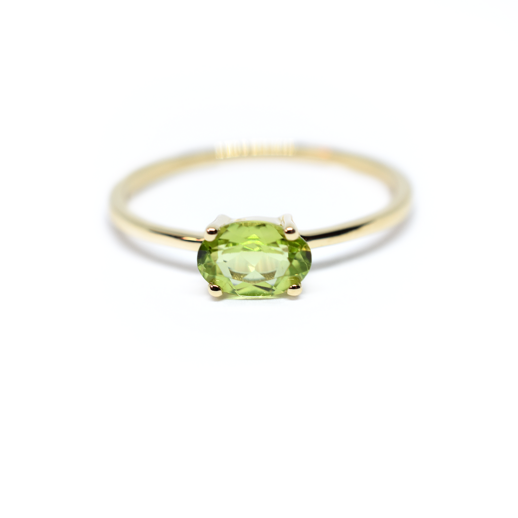 14K Gold Oval Peridot Ring