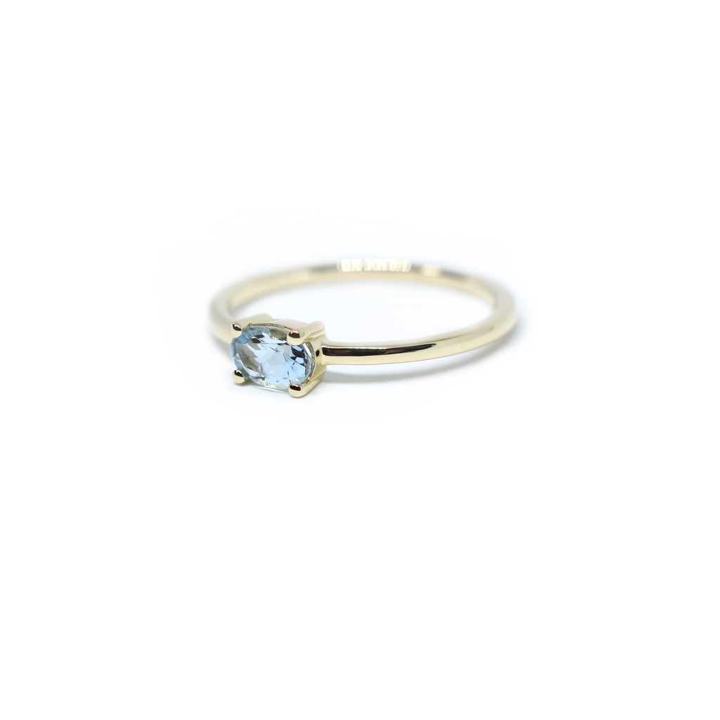 14K Gold Oval Aquamarine Ring