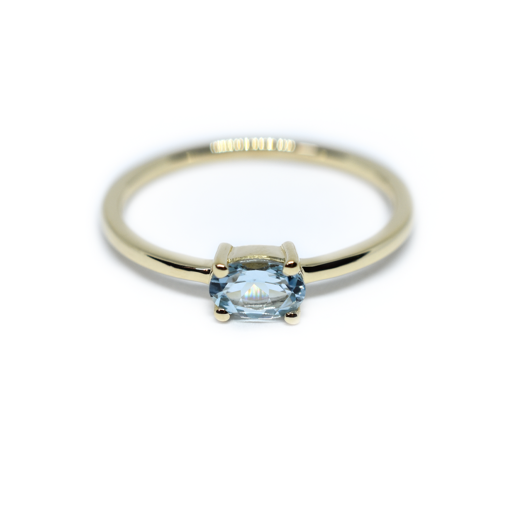 14K Gold Oval Aquamarine Ring
