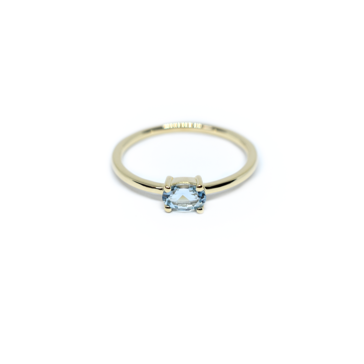 14K Gold Oval Aquamarine Ring