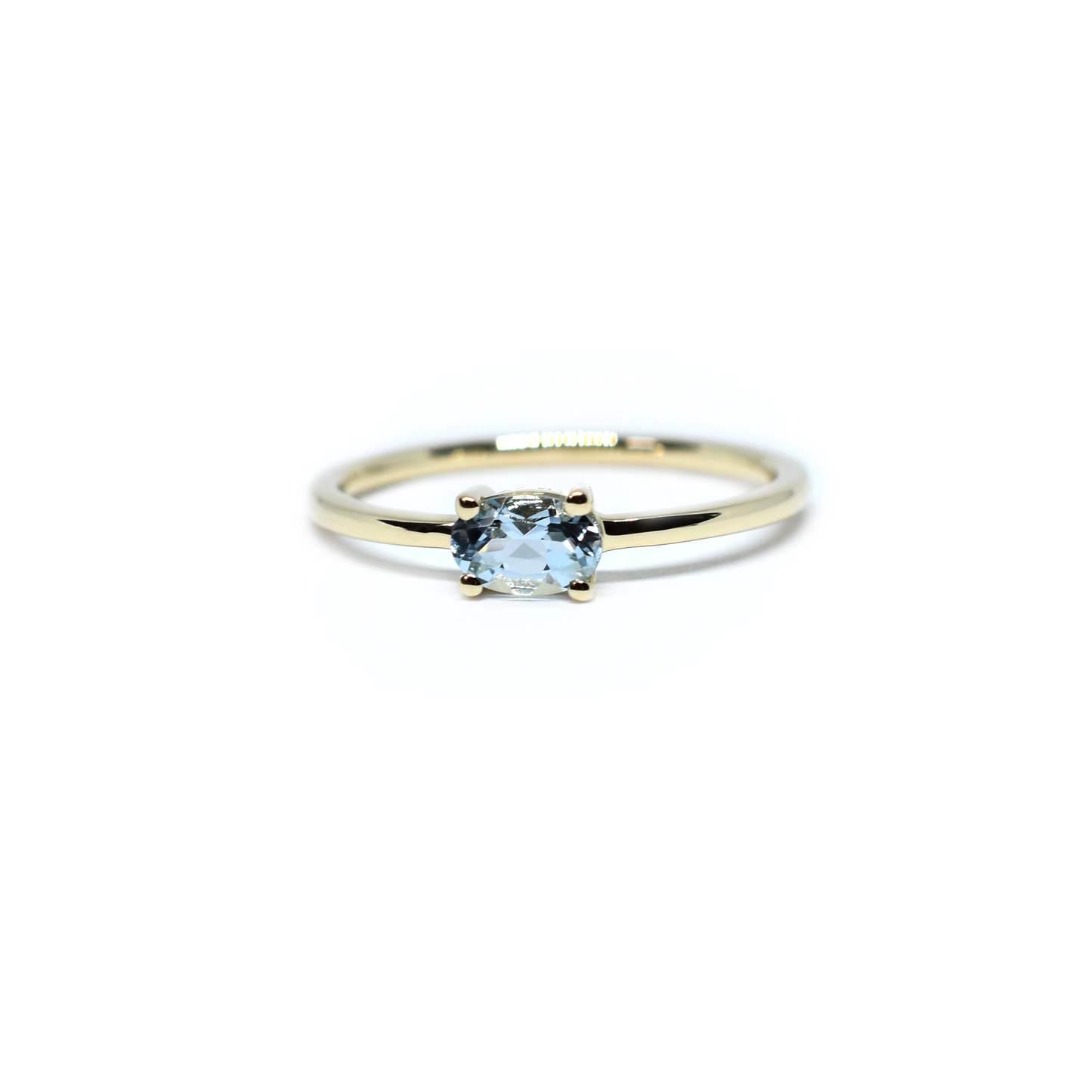 14K Gold Oval Aquamarine Ring