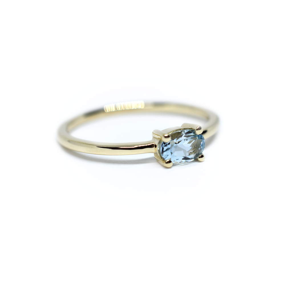 14K Gold Oval Aquamarine Ring
