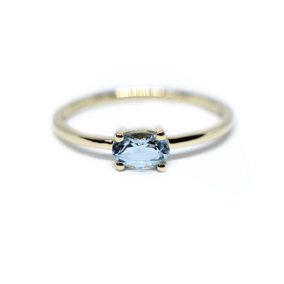 14K Gold Oval Aquamarine Ring