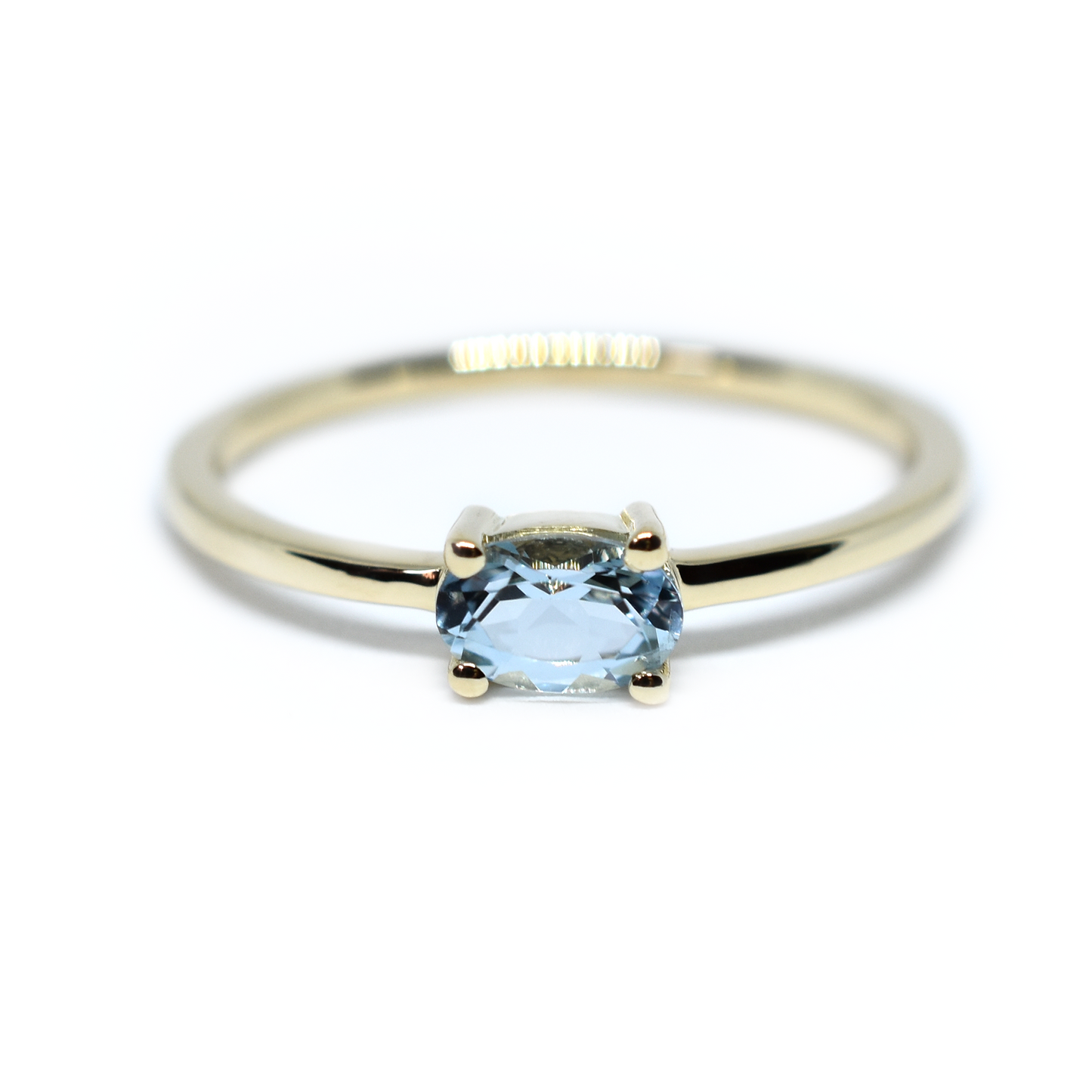 14K Gold Oval Aquamarine Ring