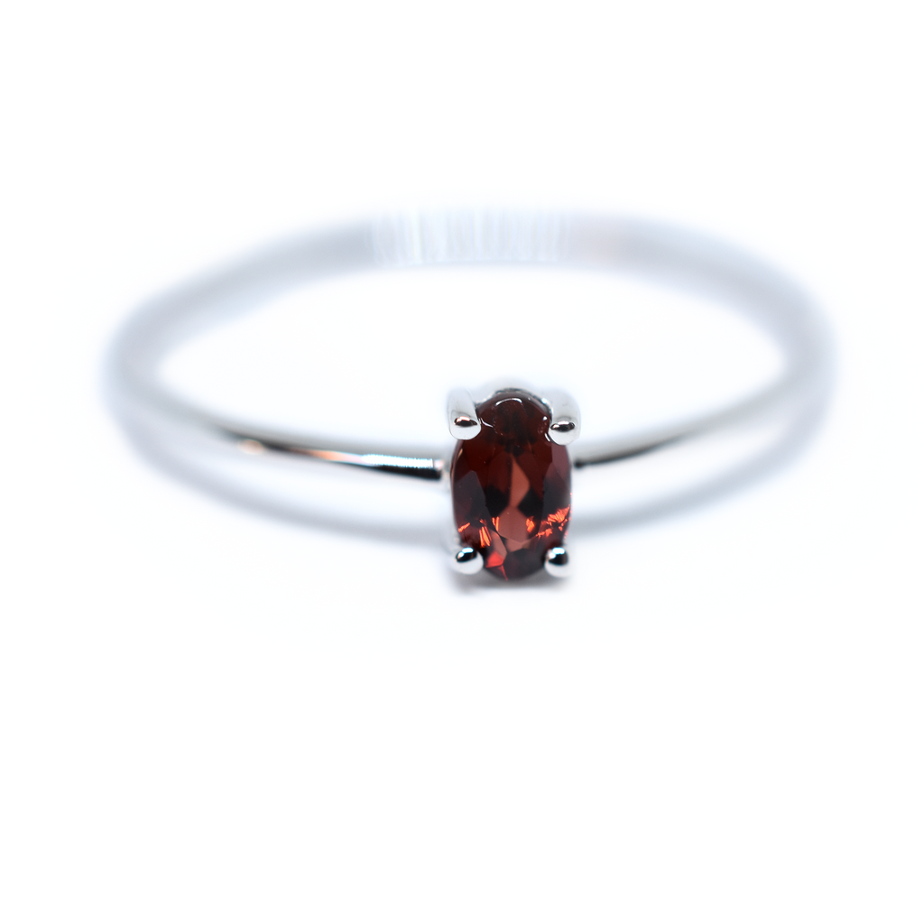 14K Gold Oval Garnet Ring