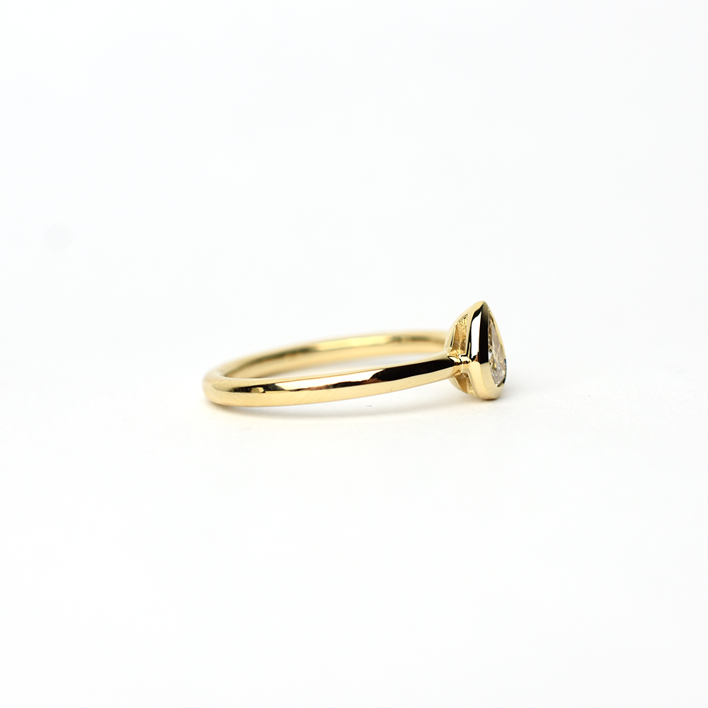 14K Gold Pear Shaped Diamond Ring