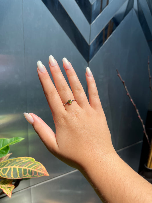 14K Gold Oval Peridot Ring