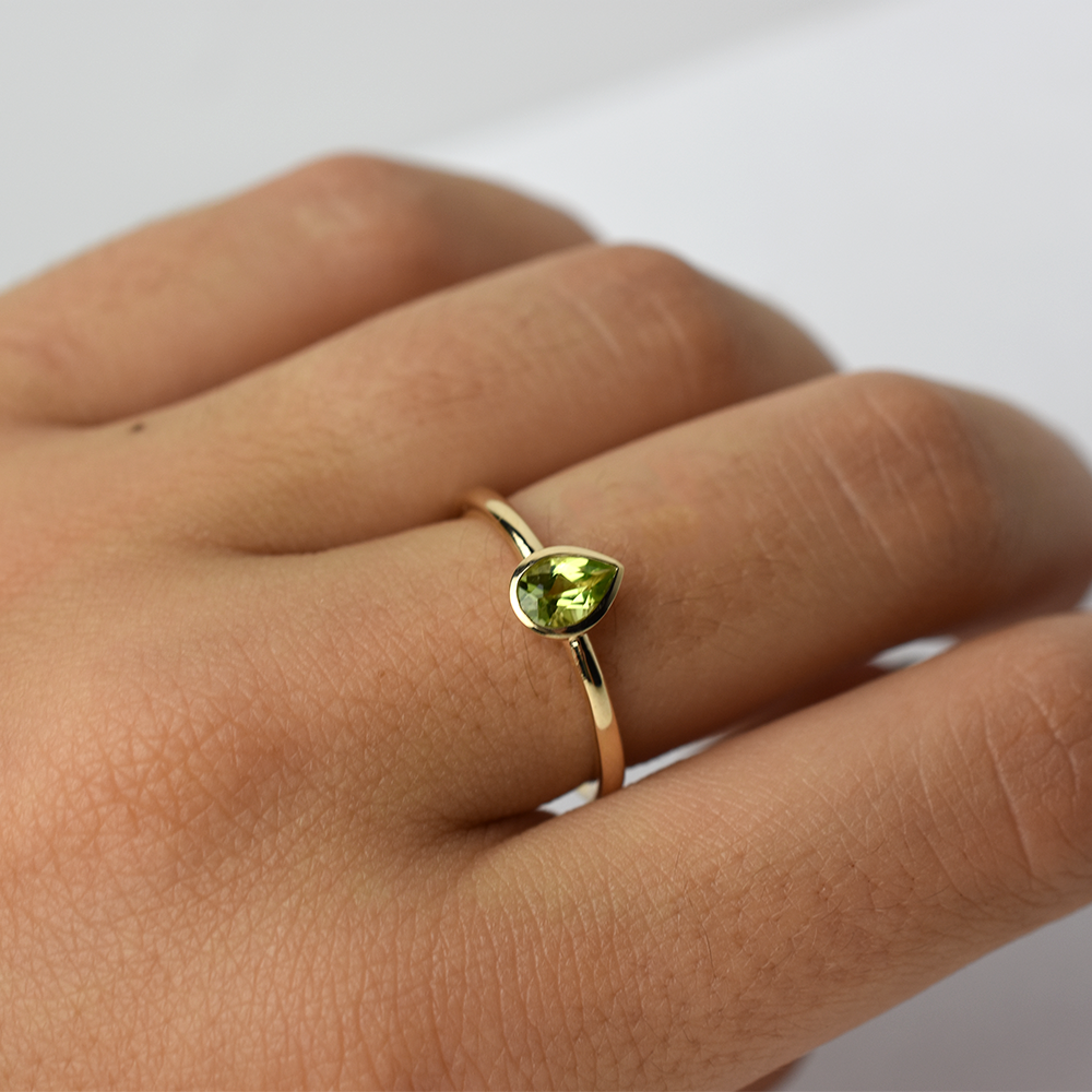14K Gold Pear Shaped Peridot Ring