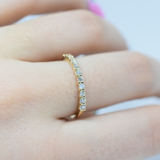 14K Yellow Gold 11 Diamond Wedding Band