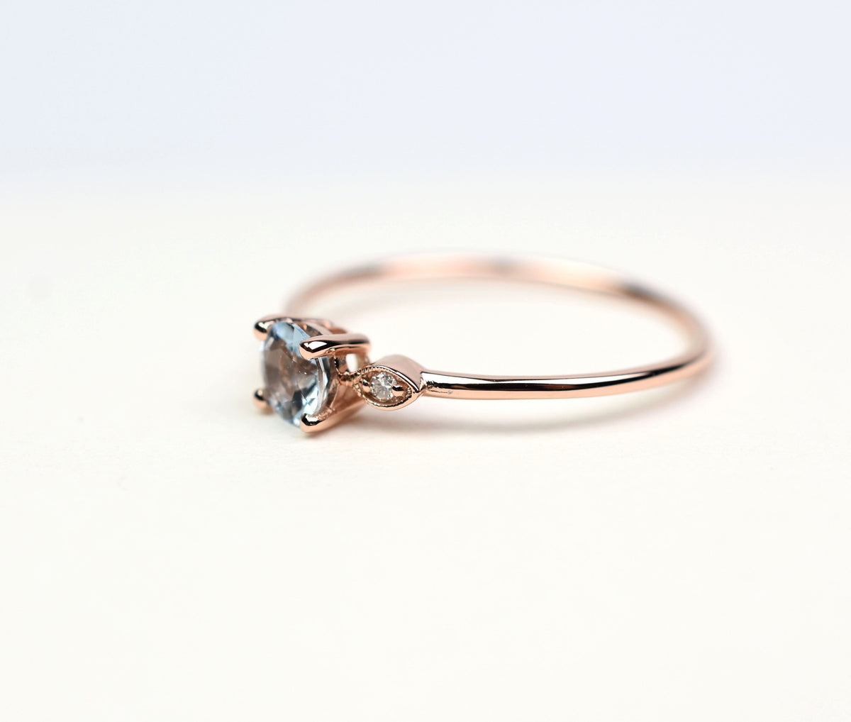 gold aquamarine ring