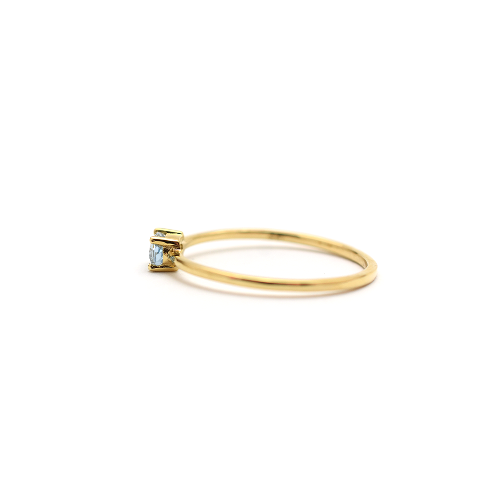 14K Gold Oval Aquamarine Ring