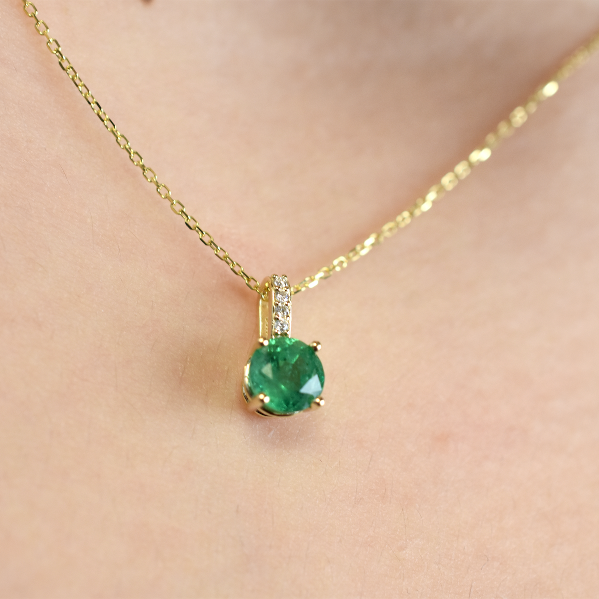 14k Gold Emerald Diamond Necklace