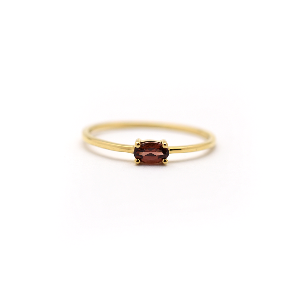 14K Gold Oval Garnet Ring