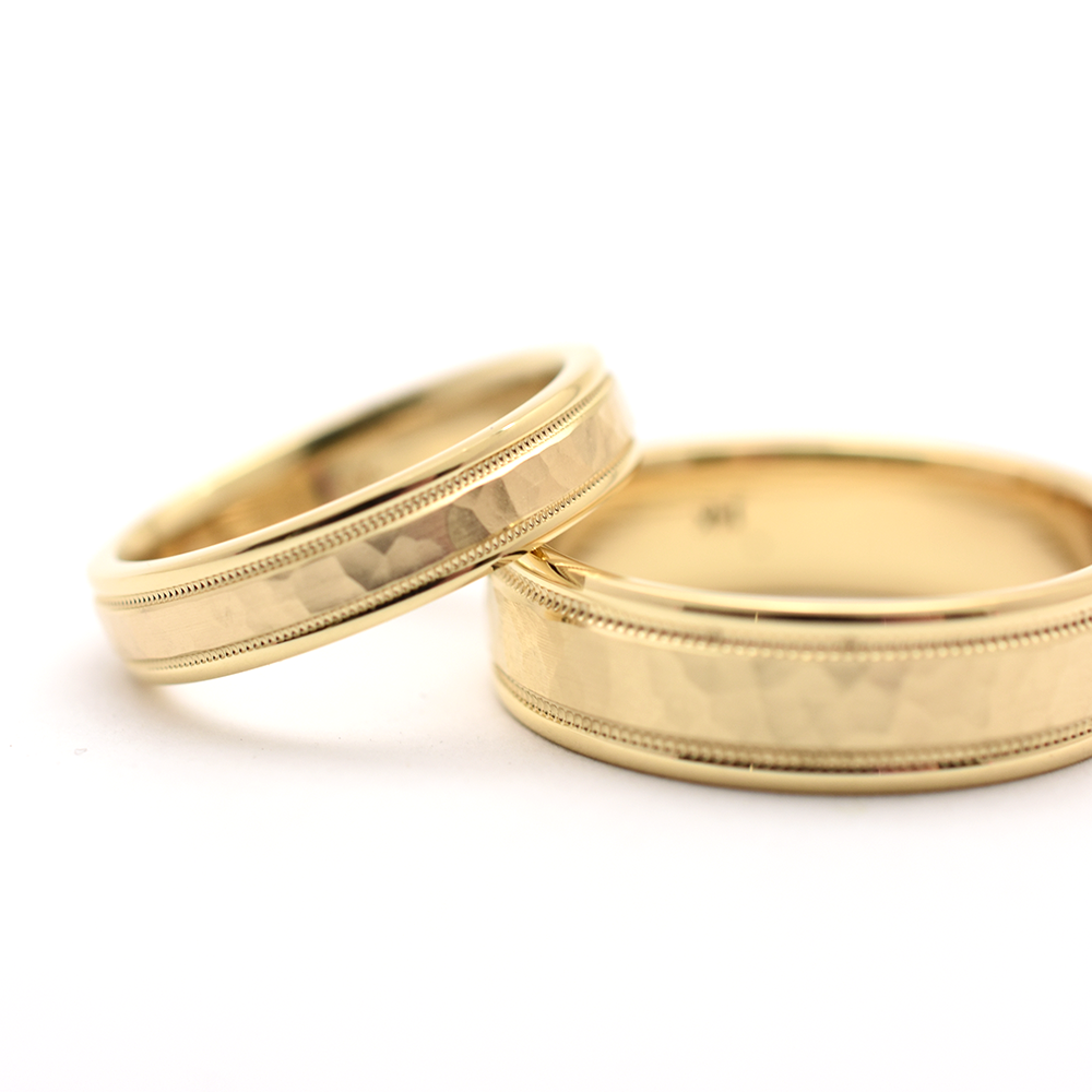 14k Hammer Finish Men's Wedding Band