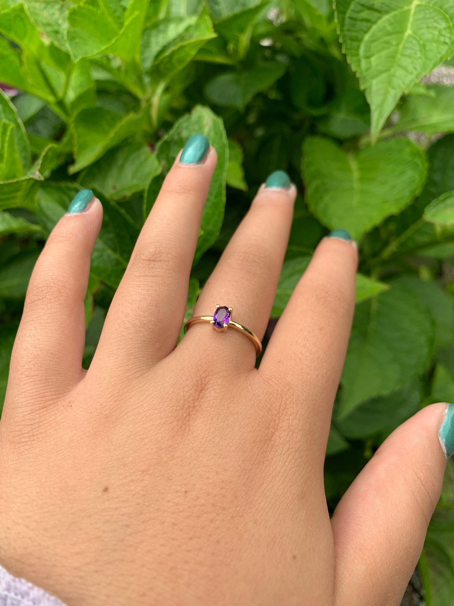 14K Gold Oval Amethyst Ring