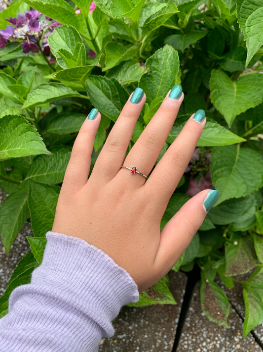 14K Gold Oval Garnet Ring