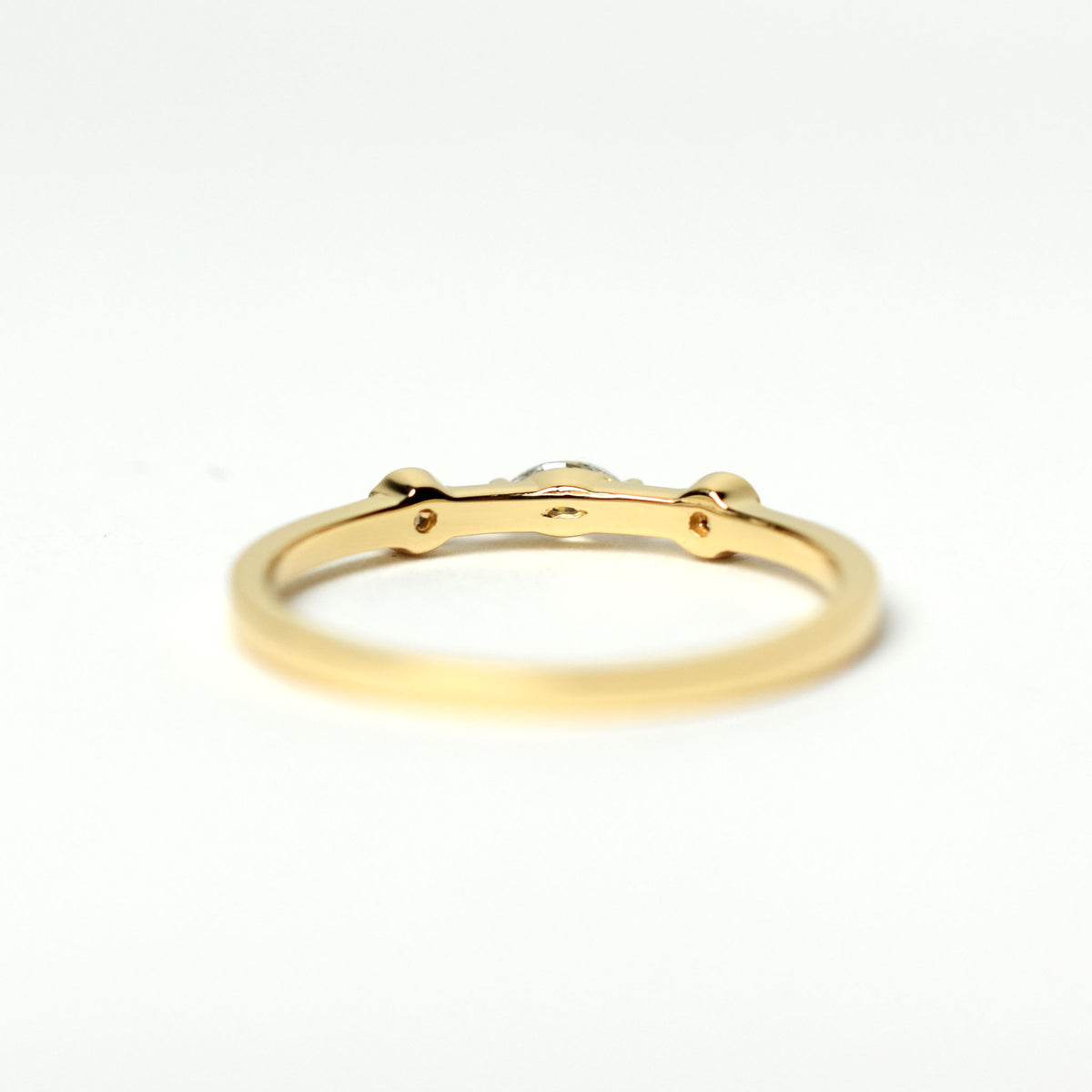 3 stone diamond ring